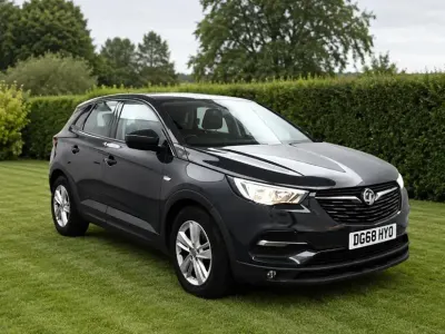 Used Vauxhall Grandland X S 130 HP (95 kW) 2018 Grey SUV