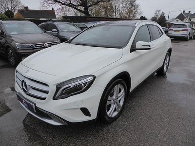White Used 2014 Mercedes 220 Premium Estate | £11,250 (Fair price)