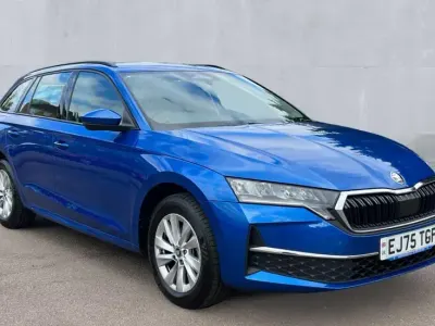Used Skoda Octavia SE Technology 116 HP (85 kW) 2025 Race blue