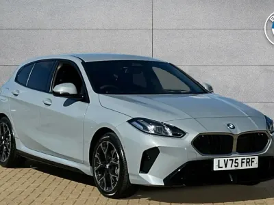 Begagnad BMW 120 M Sport 168 HK (123 kW) 2025 Grå Halvkombi