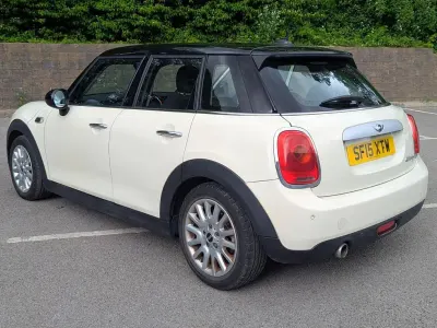 Used Mini Cooper D Hatch 2015 White Hatchback
