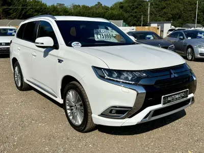 Used Mitsubishi Outlander P-HEV 206 HP (151 kW) 2018 White Estate