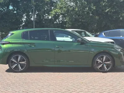 Used Peugeot 308 GT 129 HP (94 kW) 2023 Green Hatchback