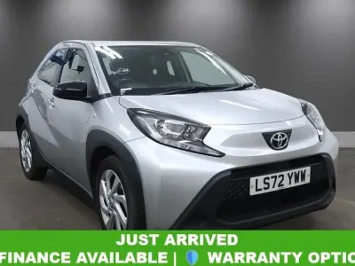 Używany Toyota Aygo X PURE 2022 Srebrny SUV