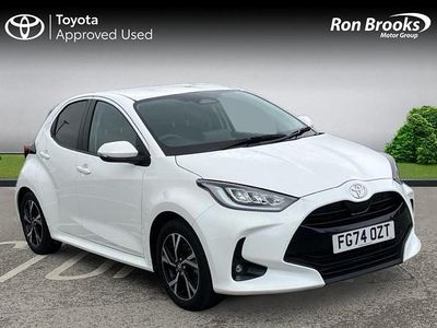 Used Toyota Yaris Hybrid Design 2024 White Hatchback
