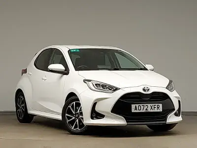Used Toyota Yaris Hybrid Design 116 HP (85 kW) 2023 White Hatchback