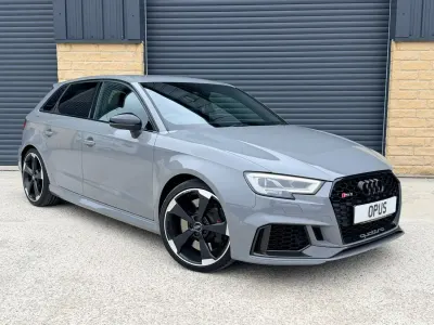 Begagnad Audi RS3 Comfort 400 HK (294 kW) 2017 Grå Sedan