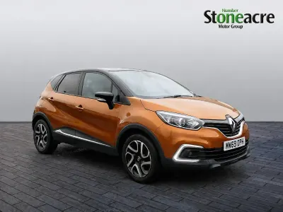 Used Renault Captur Iconic 88 HP (64 kW) 2020 Orange/black SUV