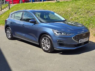 Używany Ford Focus Titanium 2023 Niebieski Hatchback