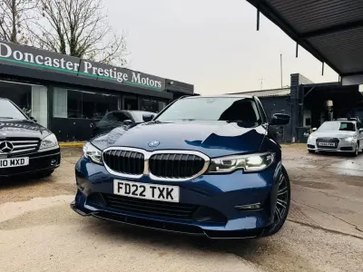 Usado BMW 330e Sport Line 2022 Azul Familiar