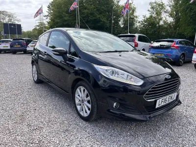 Used Ford Fiesta Titanium 125 HP (91 kW) 2016 Black Hatchback