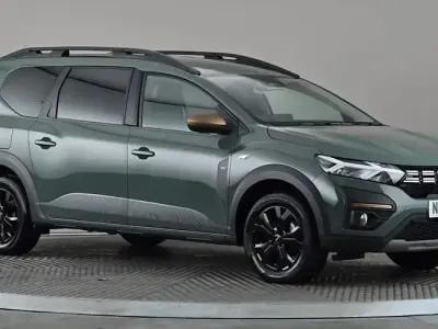 Used Dacia Jogger Extreme 141 HP (103 kW) 2024 Green MPV