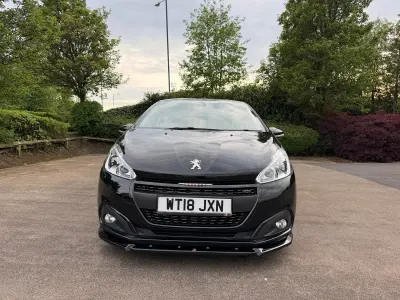 Used Peugeot 208 GT-line 2018 Black Hatchback