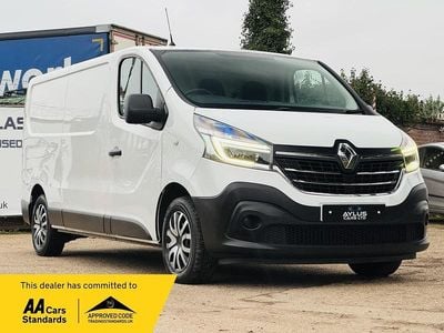 White Used 2020 Renault Trafic Business MPV | £10,990 (Good price)