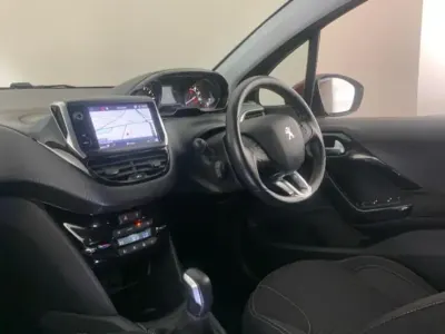 Used Peugeot 208 S 81 HP (59 kW) 2019 Red Hatchback