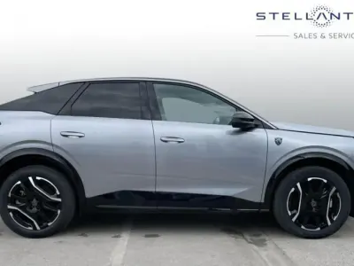 Second-hand Peugeot e-3008 GT 152 kW (207 CP) 2025 Gri SUV