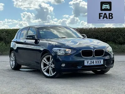 Begagnad BMW 120 2014 Blå Halvkombi