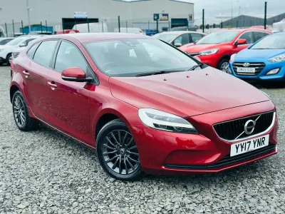 Usado Volvo V40 Momentum 2017 Vermelho Citadino