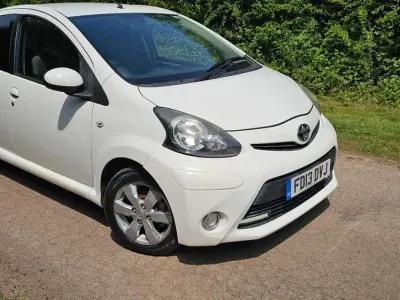 Used Toyota Aygo 68 HP (50 kW) 2013 White Hatchback