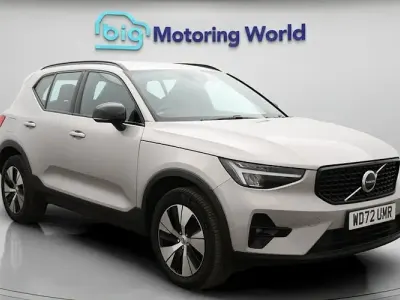 Usado Volvo XC40 Plus 211 HP (155 kW) 2023 Prateado SUV