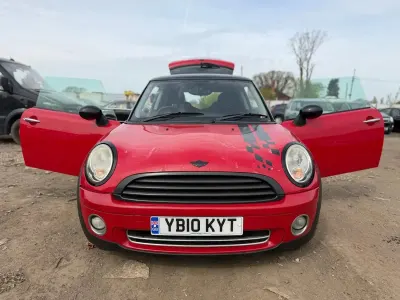 Usado Mini Cooper Hatch 2010 Rojo Utilitario