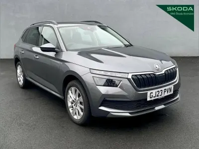 Usado Skoda Kamiq SE Drive 108 HP (79 kW) 2023 Cinzento SUV