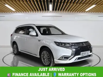 Used Mitsubishi Outlander P-HEV 209 HP (153 kW) 2018 White Estate