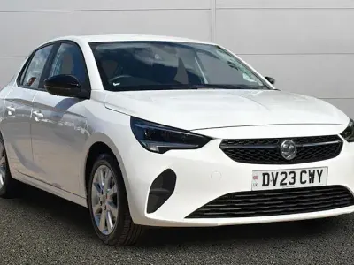 Used Vauxhall Corsa Design Edition 101 HP (74 kW) 2023 White Hatchback