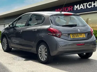 Used Peugeot 208 Signature Sky 2018 Grey Hatchback