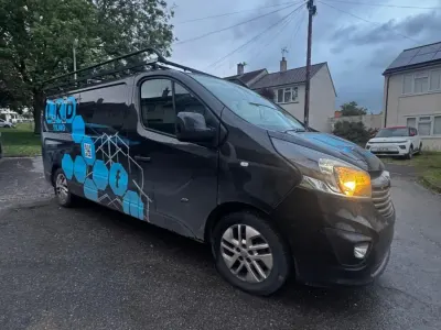 Usado Vauxhall Vivaro Sportive 2015 Preto