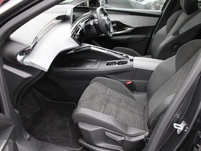 Used Peugeot e-3008 GT 152 kW (207 HP) 2024 Grey SUV