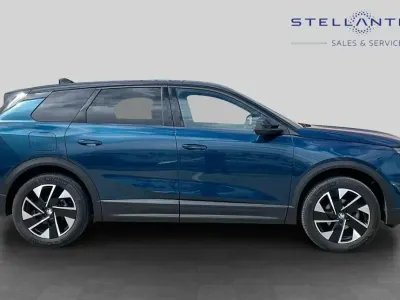 Second-hand Vauxhall Grandland X Ultimate 143 CP (105 kW) 2025 Albastru SUV