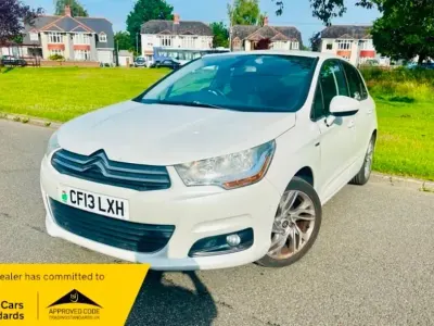 Used Citroën C4 Exclusive 110 HP (80 kW) 2013 White Hatchback