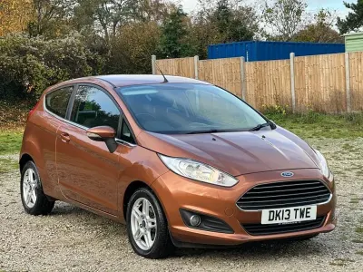 Used Ford Fiesta Zetec 80 HP (58 kW) 2013 Yellow Hatchback