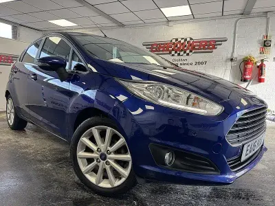 Usado Ford Fiesta Titanium 125 HP (91 kW) 2016 Azul Citadino