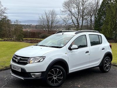Used Dacia Sandero Lauréate 2014 White Hatchback