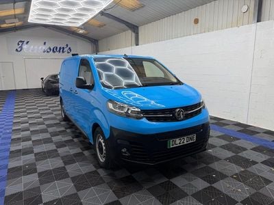 Used Vauxhall Vivaro 100 kW (136 HP) 2022 Blue MPV