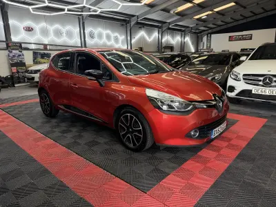 Used Renault Clio Dynamique 90 HP (66 kW) 2013 Red Hatchback