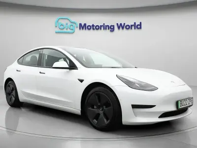 Używany Tesla Model 3 Standard Range Plus 177 kW (241 KM) 2022 Sedan/Limuzyna