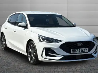 Used Ford Focus ST-Line 123 HP (90 kW) 2024 Frozen white Hatchback