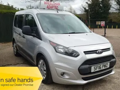 Käytetty Ford Tourneo Connect Zetec 100 HP (73 kW) 2016 Hopea Tila-auto
