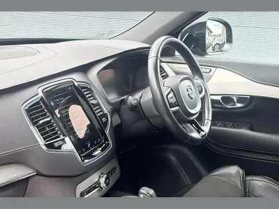 Usado Volvo XC90 R-Design 235 HP (172 kW) 2021 Preto SUV