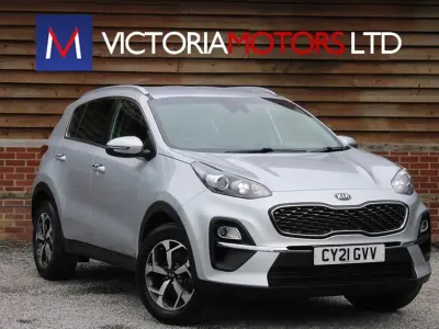 Usado Kia Sportage 130 CV (95 kW) 2021 Plateado SUV