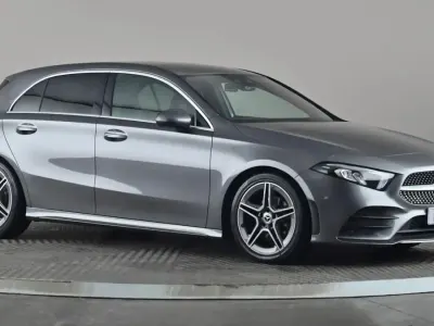 Usado Mercedes A200 AMG Line Premium 163 CV (119 kW) 2019 Gris Utilitario