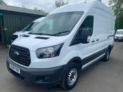 Usado Ford Transit 130 HP (95 kW) 2018 Branco Van