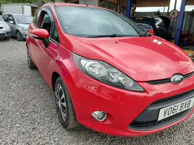 Używany Ford Fiesta 2011 Czerwony Hatchback