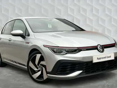 Używany VW Golf VII GTI 300 KM (220 kW) 2021 Srebrny Hatchback