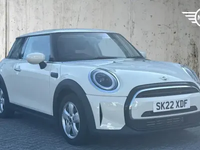 Used Mini Cooper Classic 134 HP (98 kW) 2022 White Hatchback