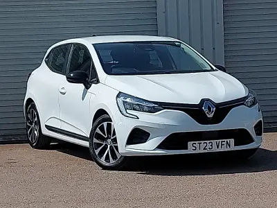 Used Renault Clio Evolution 145 HP (106 kW) 2023 White Hatchback