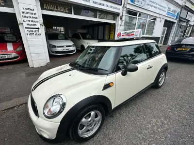 Used Mini ONE Hatch 98 HP (72 kW) 2010 White Hatchback